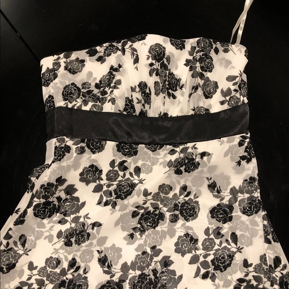 White House Black Market dress size 0 - Picture 2 of 4